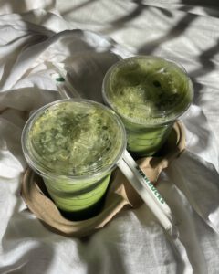 matcha drinks, green drinks, matcha latte, matcha tea, starbucks matcha