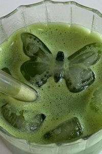 matcha drink, green drink, butterfly ice kubes